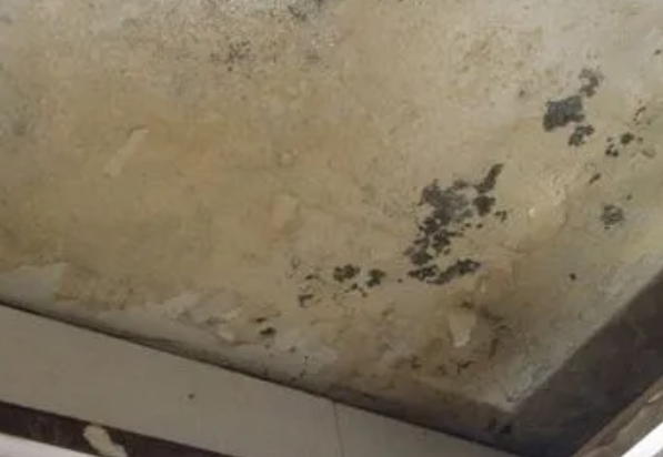 高新区阳台漏水维修公司分享下高新区卫生间渗水维修需要注意哪些问题。